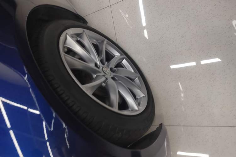 Used Alfa Romeo Giulia 2017 2.0T 280HP Luxury Edition Left Front Wheel Hub
