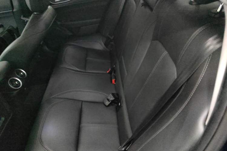 Used Alfa Romeo Giulia 2017 2.0T 280HP Luxury Edition Left Rear Seat