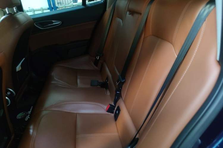 Used Alfa Romeo Giulia 2017 2.0T 200HP Luxury Edition Left Rear Seat