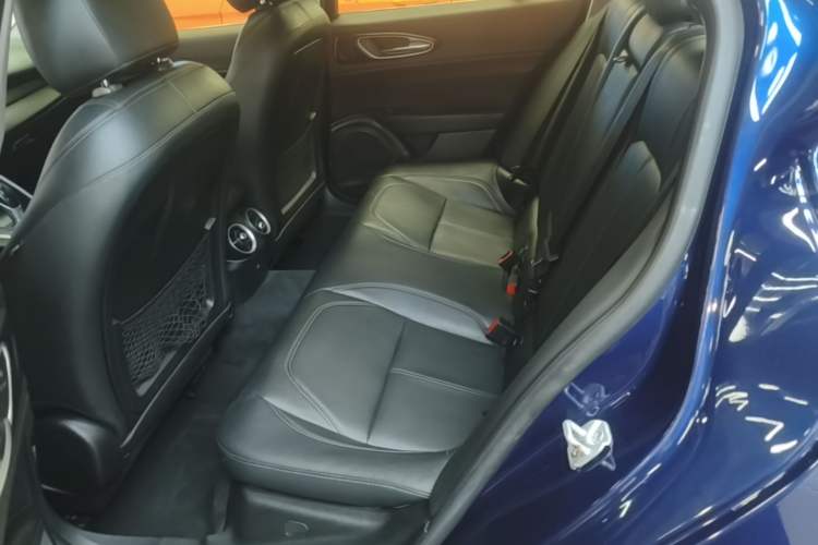Used Alfa Romeo Giulia 2017 2.0T 200HP Luxury Edition Left Rear Seat