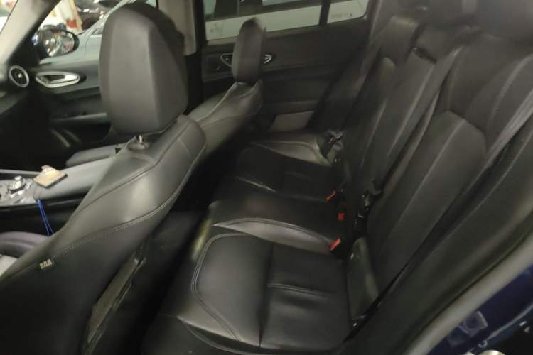 Used Alfa Romeo Giulia 2017 2.0T 200HP Luxury Edition Left Rear Seat
