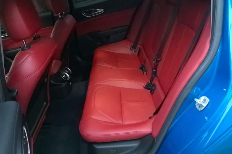 Used Alfa Romeo Giulia 2017 2.0T 200HP Luxury Edition Left Rear Seat