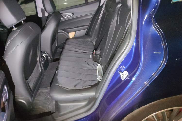 Used Alfa Romeo Giulia 2017 2.0T 280HP Luxury Edition Left Rear Seat