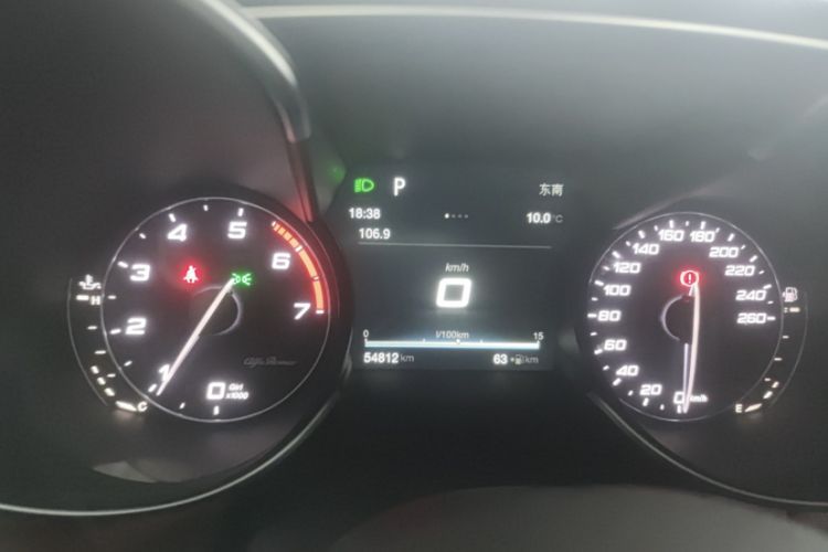 Used Alfa Romeo Giulia 2017 2.0T 200HP Luxury Edition Odometer Close Up