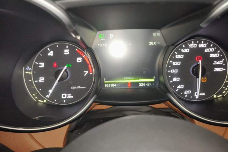Used Alfa Romeo Giulia 2017 2.0T 200HP Luxury Edition Odometer Close Up