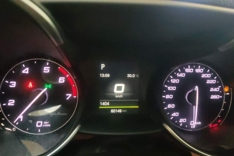 Used Alfa Romeo Giulia 2017 2.0T 200HP Elite Edition Odometer Close Up
