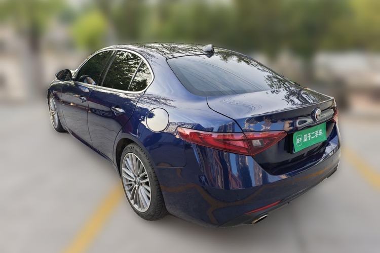 Used Alfa Romeo Giulia 2017 2.0T 280HP Luxury Edition Rear Left 45 Deg