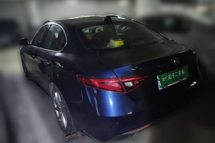 Used Alfa Romeo Giulia 2017 2.0T 200HP Luxury Edition Rear Left 45 Deg
