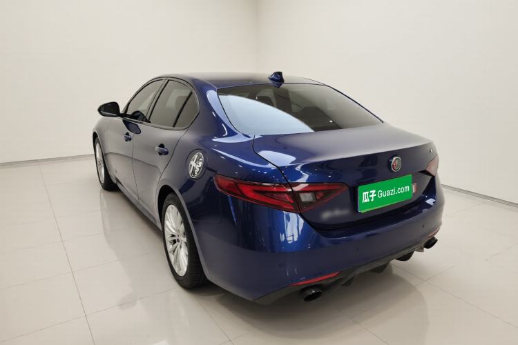 Used Alfa Romeo Giulia 2017 2.0T 200HP Elite Edition Rear Left 45 Deg