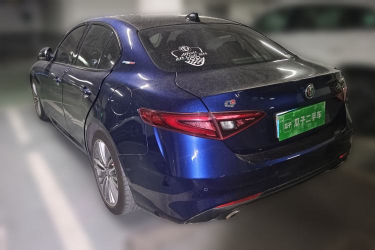 Used Alfa Romeo Giulia 2017 2.0T 280HP Luxury Edition Rear Left 45 Deg
