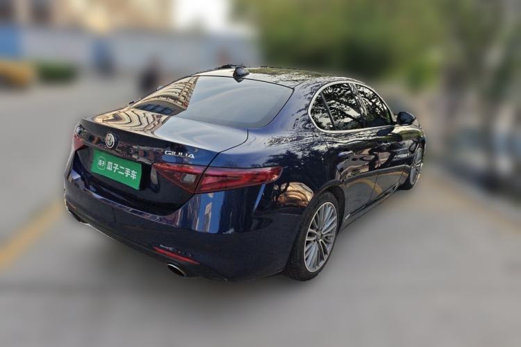 Used Alfa Romeo Giulia 2017 2.0T 280HP Luxury Edition Rear Right 45 Deg