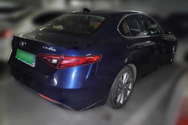 Used Alfa Romeo Giulia 2017 2.0T 200HP Luxury Edition Rear Right 45 Deg