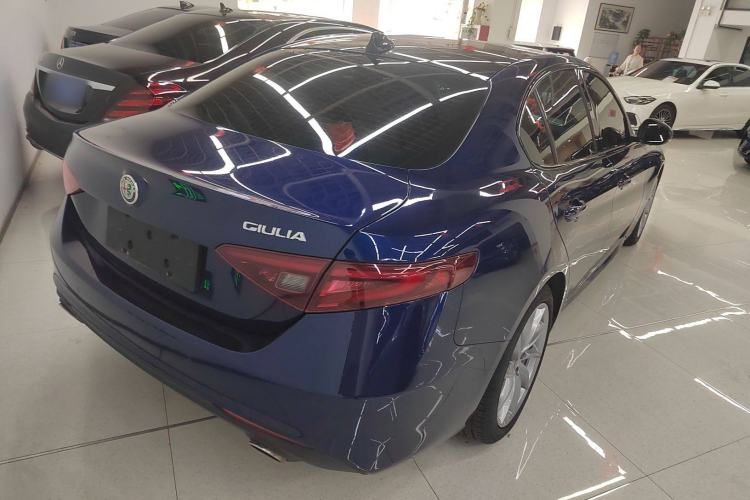Used Alfa Romeo Giulia 2017 2.0T 280HP Luxury Edition Rear Right 45 Deg