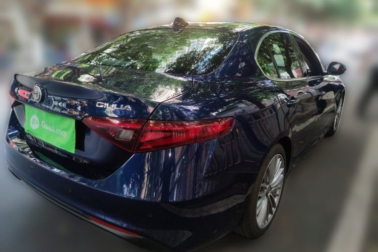Used Alfa Romeo Giulia 2017 2.0T 200HP Luxury Edition Rear Right 45 Deg