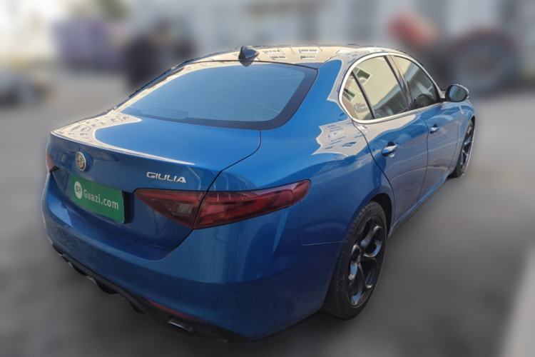 Used Alfa Romeo Giulia 2017 2.0T 200HP Luxury Edition Rear Right 45 Deg