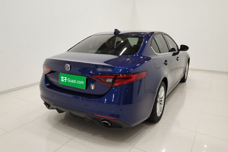 Used Alfa Romeo Giulia 2017 2.0T 200HP Elite Edition Rear Right 45 Deg