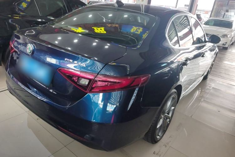 Used Alfa Romeo Giulia 2017 2.0T 200HP Luxury Edition Rear Right 45 Deg