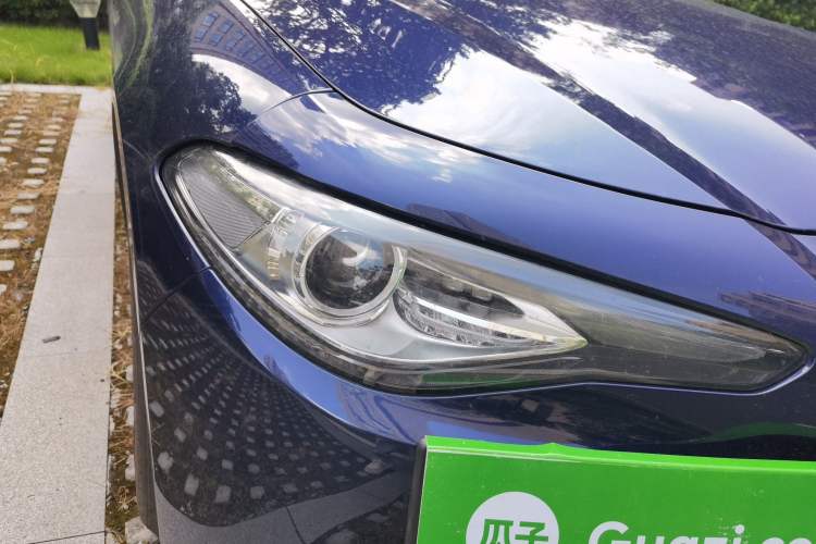 Used Alfa Romeo Giulia 2017 2.0T 200HP Elite Edition Right Front Headlight