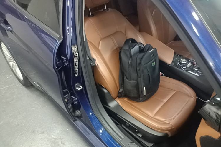 Used Alfa Romeo Giulia 2017 2.0T 200HP Elite Edition Right Front Seat