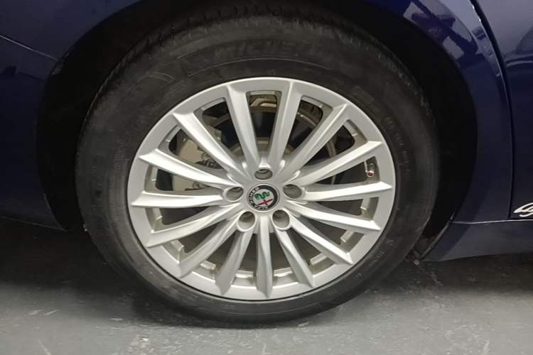 Used Alfa Romeo Giulia 2017 2.0T 200HP Elite Edition Right Rear Wheel Hub