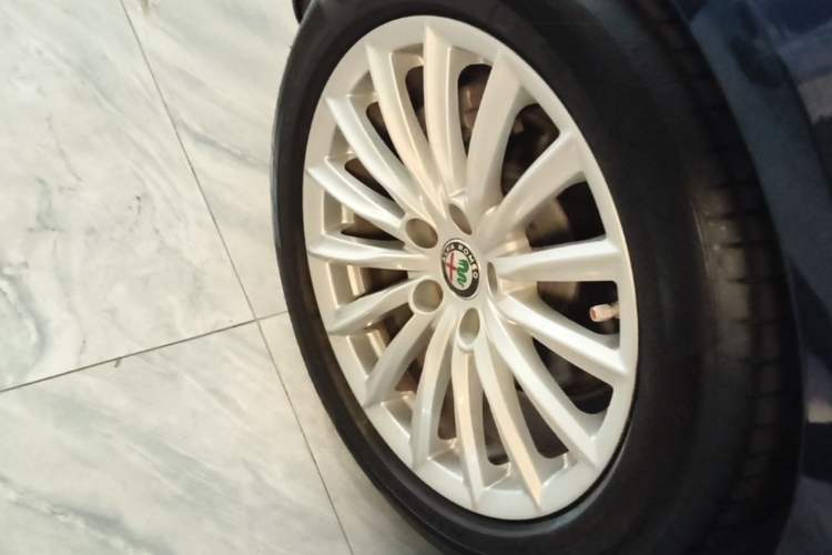 Used Alfa Romeo Giulia 2017 2.0T 200HP Elite Edition Right Rear Wheel Hub
