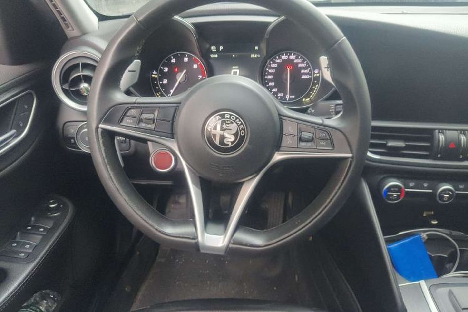 Used Alfa Romeo Giulia 2017 2.0T 280HP Luxury Edition Steering Wheel