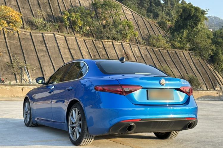 Used Alfa Romeo Giulia 2017 2.0T 280HP Luxury Edition Trunk