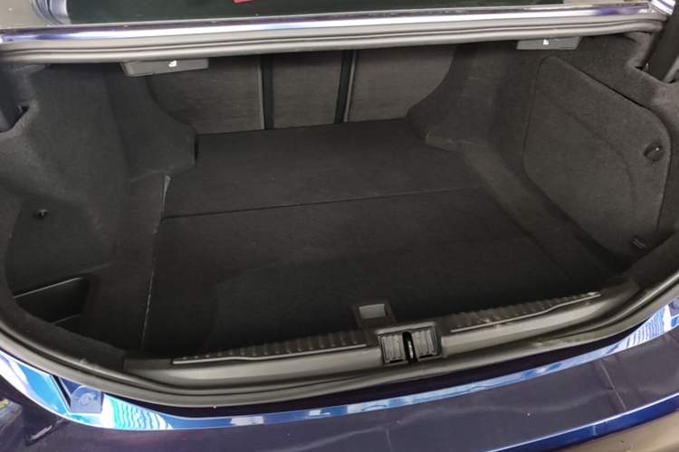Used Alfa Romeo Giulia 2017 2.0T 200HP Luxury Edition Trunk