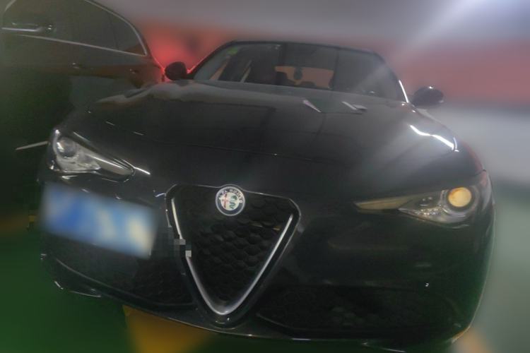 Used Alfa Romeo Giulia 2017 2.0T 200HP Elite Edition Front