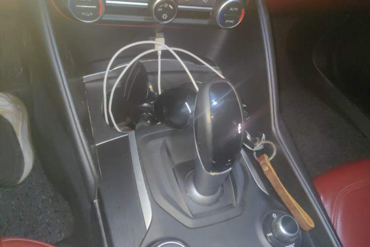 Used Alfa Romeo Giulia 2017 2.0T 200HP Elite Edition Gear Lever