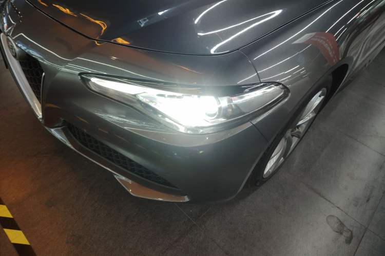 Used Alfa Romeo Giulia 2017 2.0T 200HP Luxury Edition Left Front Headlight