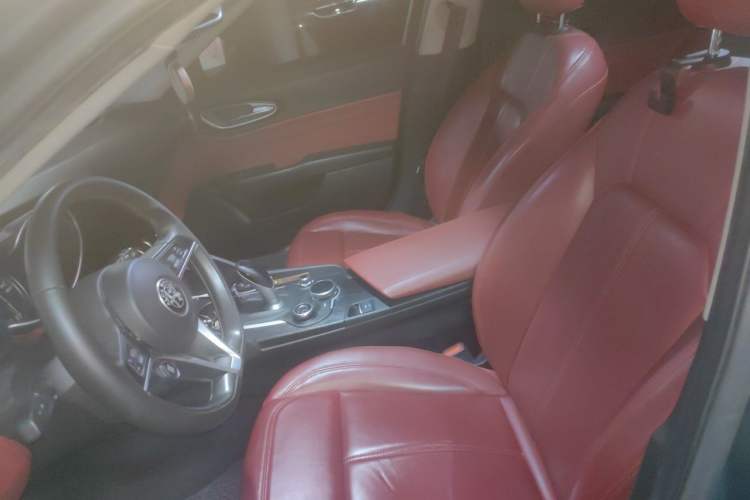 Used Alfa Romeo Giulia 2017 2.0T 200HP Elite Edition Left Front Seat
