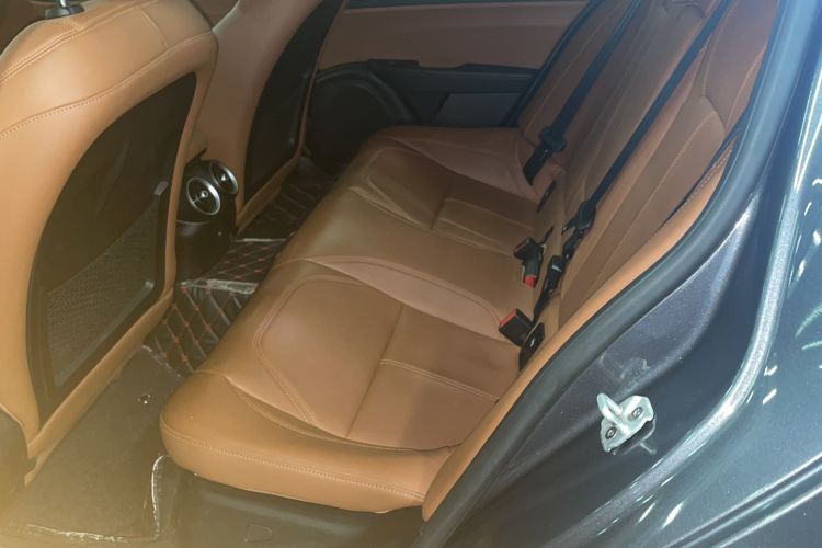 Used Alfa Romeo Giulia 2017 2.0T 200HP Luxury Edition Left Rear Seat