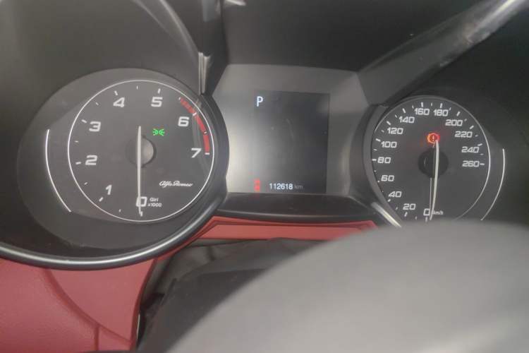 Used Alfa Romeo Giulia 2017 2.0T 200HP Elite Edition Odometer Close Up