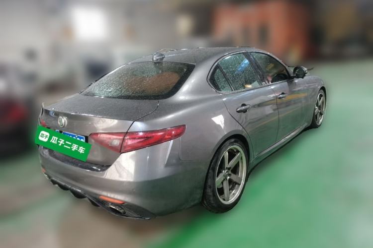 Used Alfa Romeo Giulia 2017 2.0T 200HP Elite Edition Rear Right 45 Deg
