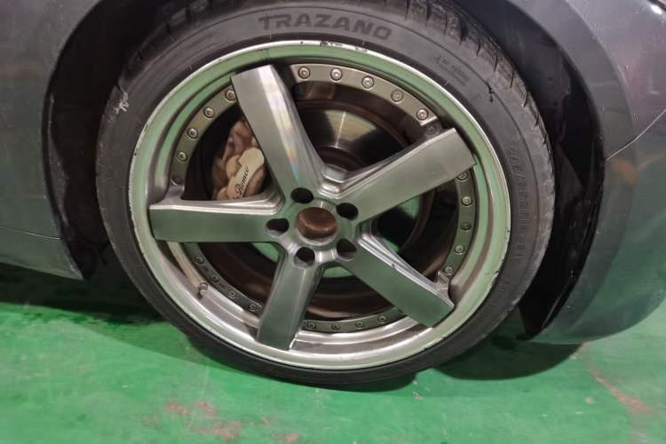 Used Alfa Romeo Giulia 2017 2.0T 200HP Elite Edition Right Front Wheel Hub