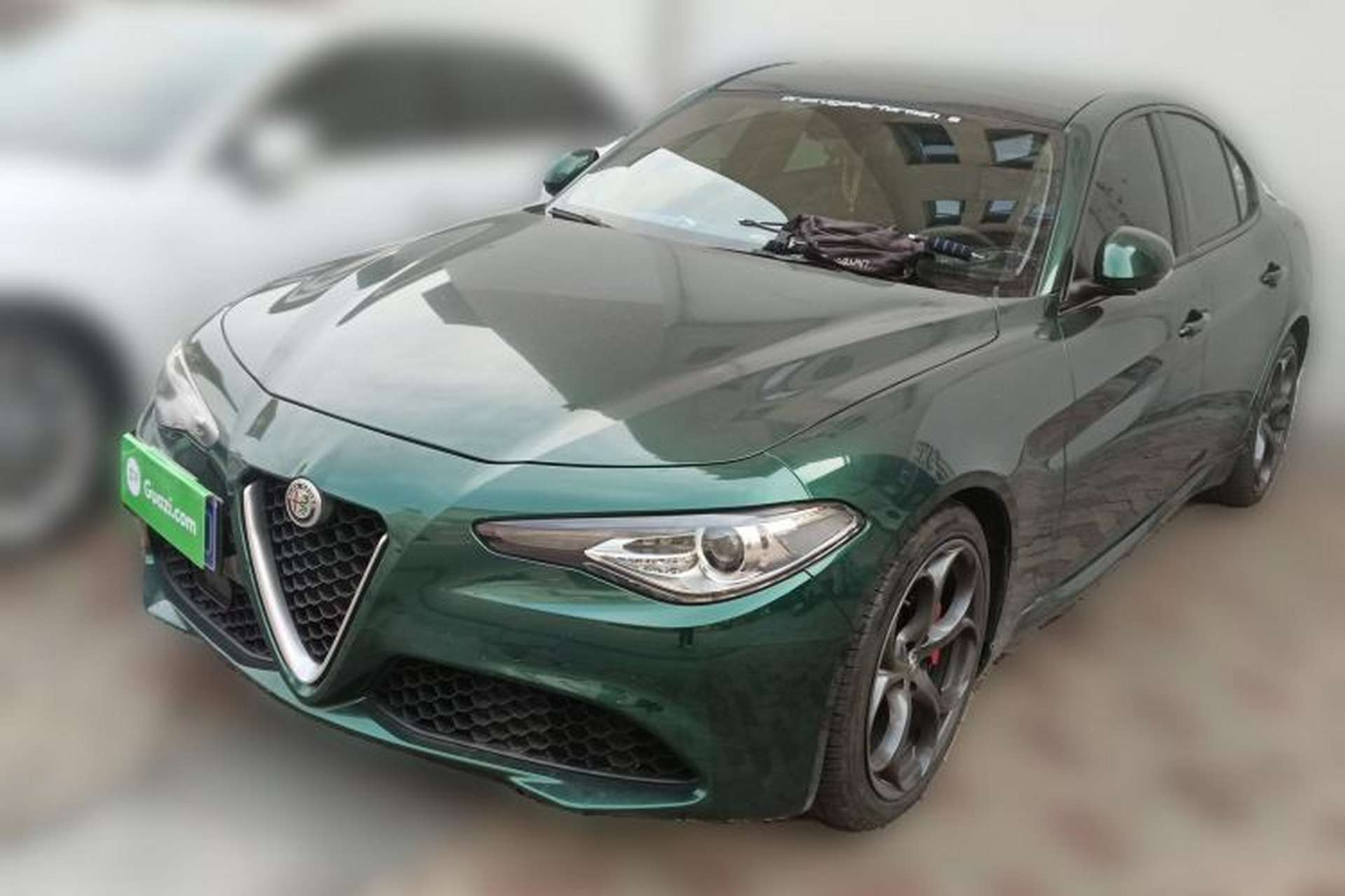 Used Alfa Romeo Giulia 2017 2.0T 280HP Luxury Edition Front Left 45 Deg