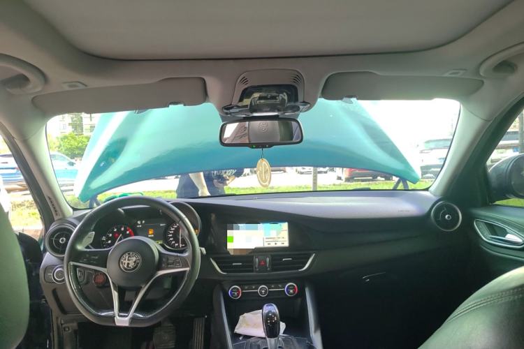 Used Alfa Romeo Giulia 2017 2.0T 280HP Luxury Edition Headliner