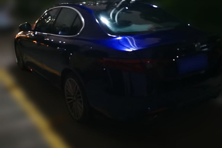 Used Alfa Romeo Giulia 2017 2.0T 200HP Luxury Edition Rear Left 45 Deg