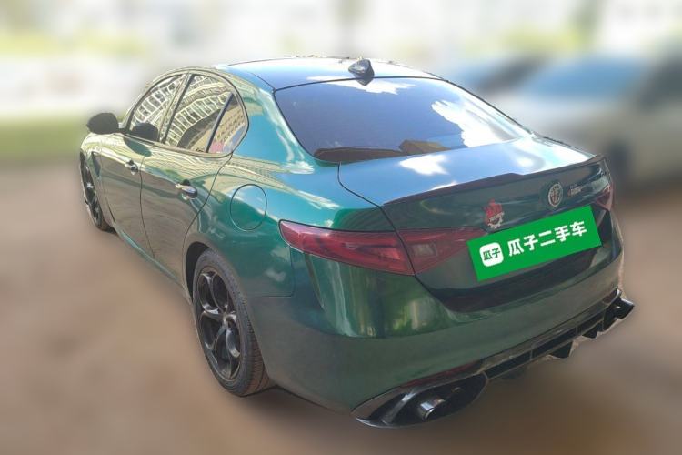 Used Alfa Romeo Giulia 2017 2.0T 280HP Luxury Edition Rear Left 45 Deg