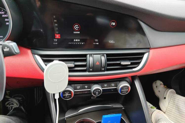Used Alfa Romeo Giulia 2017 2.0T 280HP Luxury Sport Edition Audio And AC Panel