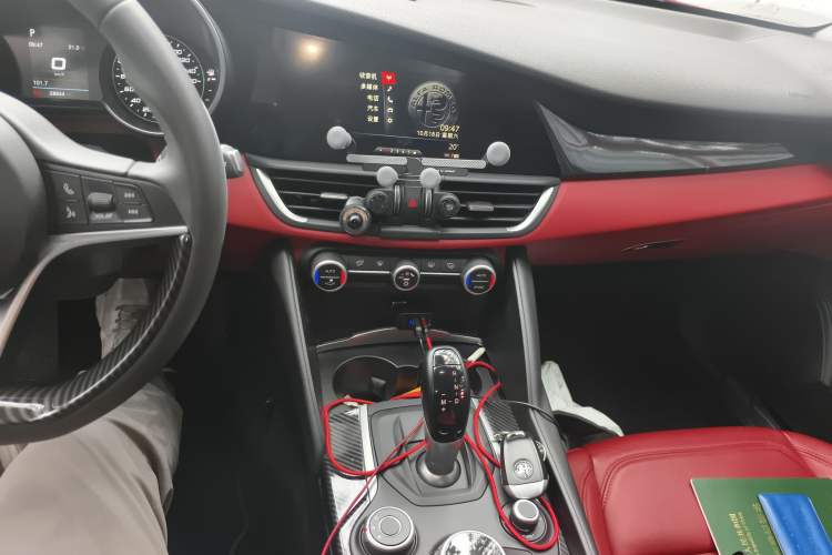 Used Alfa Romeo Giulia 2017 2.0T 200HP Elite Edition Audio And AC Panel