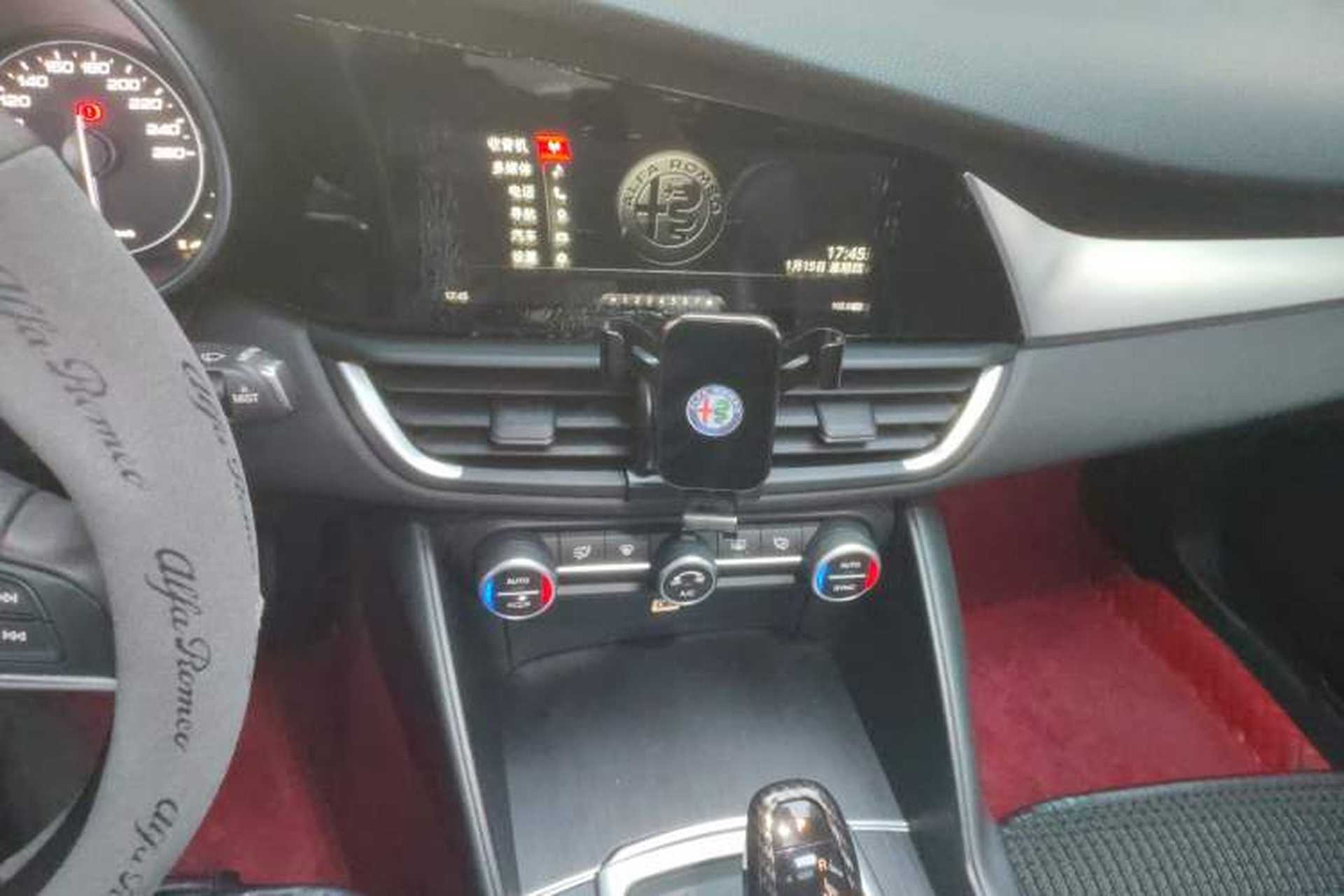 Used Alfa Romeo Giulia 2017 2.0T 200HP Luxury Edition Audio And AC Panel