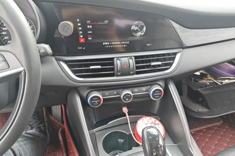 Used Alfa Romeo Giulia 2017 2.0T 200HP Luxury Edition Audio And AC Panel