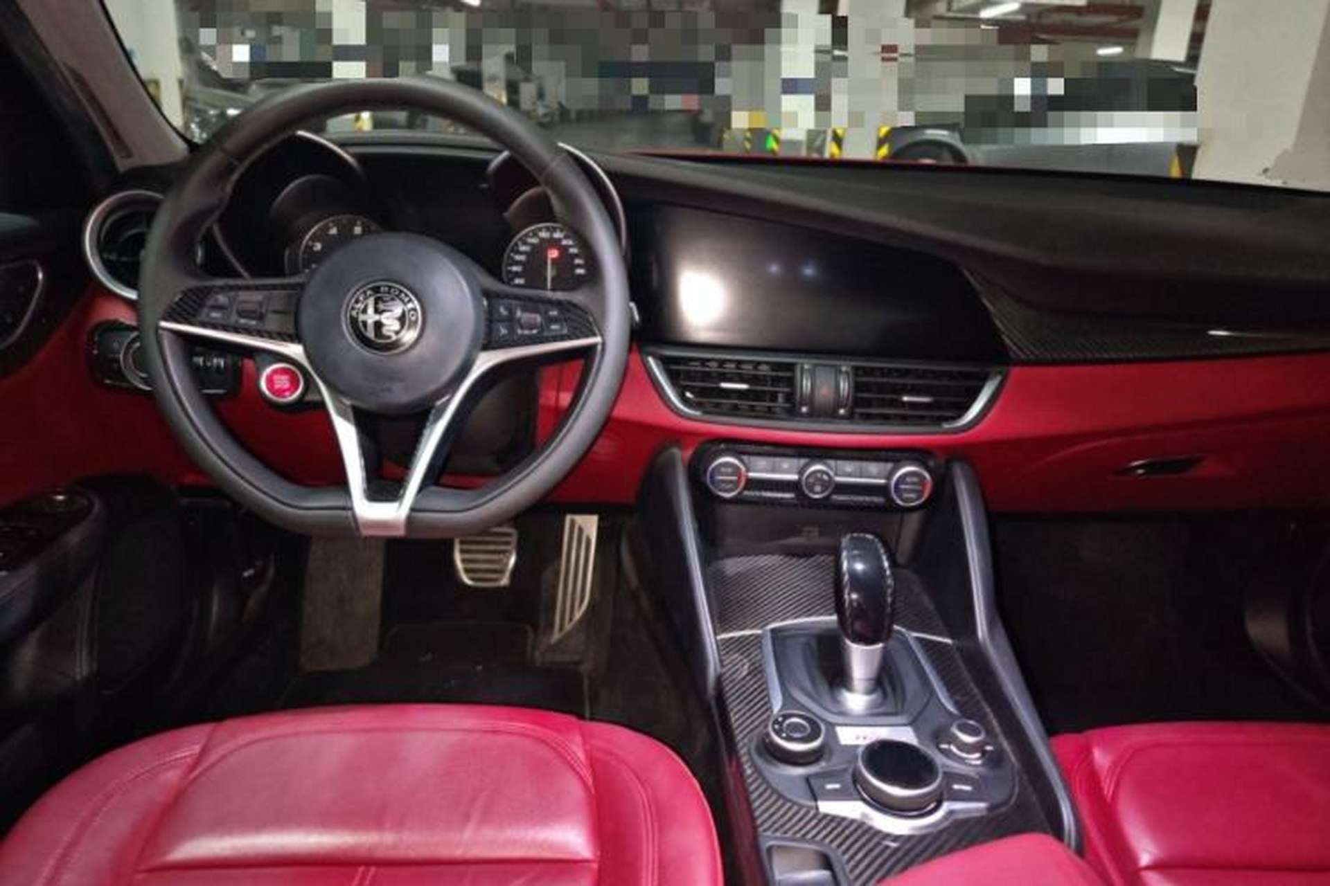 Used Alfa Romeo Giulia 2017 2.0T 200HP Luxury Edition Center Console