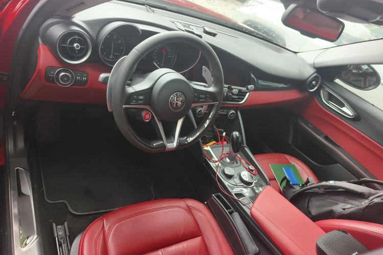 Used Alfa Romeo Giulia 2017 2.0T 200HP Elite Edition Center Console