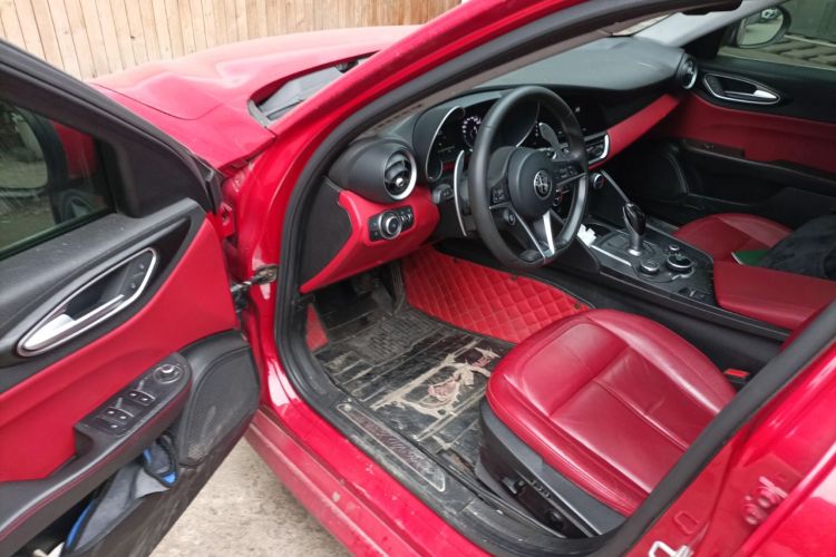Used Alfa Romeo Giulia 2017 2.0T 280HP Luxury Edition Driver Seat