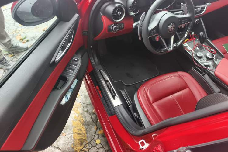 Used Alfa Romeo Giulia 2017 2.0T 200HP Elite Edition Driver Seat