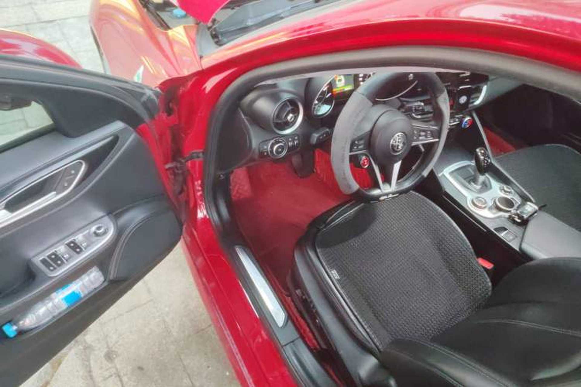 Used Alfa Romeo Giulia 2017 2.0T 200HP Luxury Edition Driver Seat