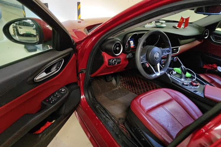 Used Alfa Romeo Giulia 2017 2.0T 200HP Elite Edition Driver Seat